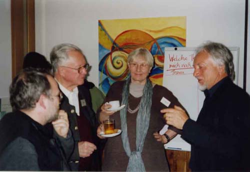 Dr. Ulrich Warnke (rechts) im Pausengesprch